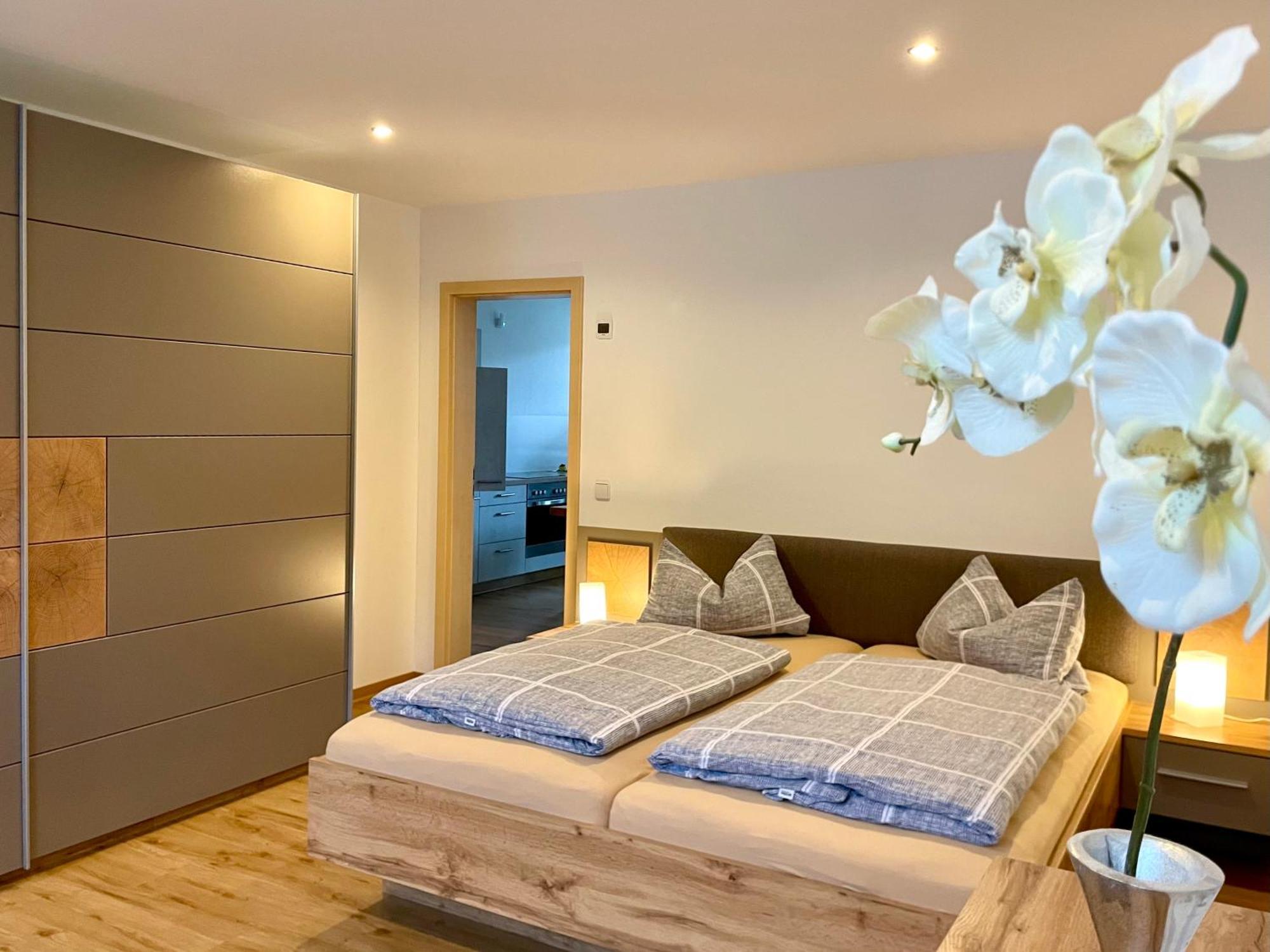 Stadtoase Geraeumige Gaestewohnungen Mit Balkon, Komfort, Modernitaet Und Ruhe, Fuer Monteure Geeignet, Free Wifi 프랑켄베르크작센 외부 사진