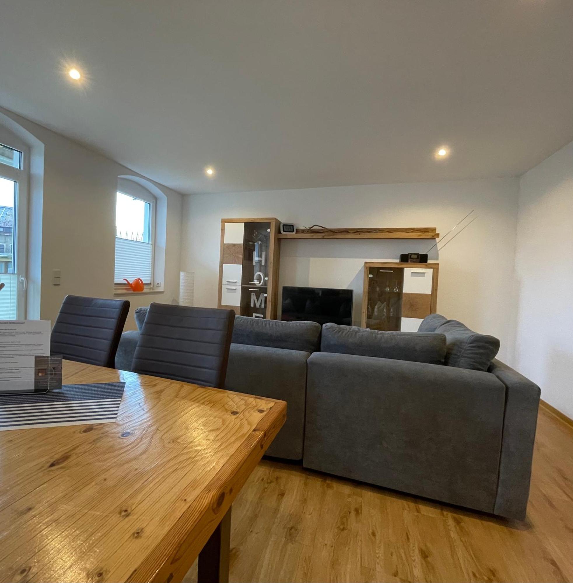 Stadtoase Geraeumige Gaestewohnungen Mit Balkon, Komfort, Modernitaet Und Ruhe, Fuer Monteure Geeignet, Free Wifi 프랑켄베르크작센 외부 사진