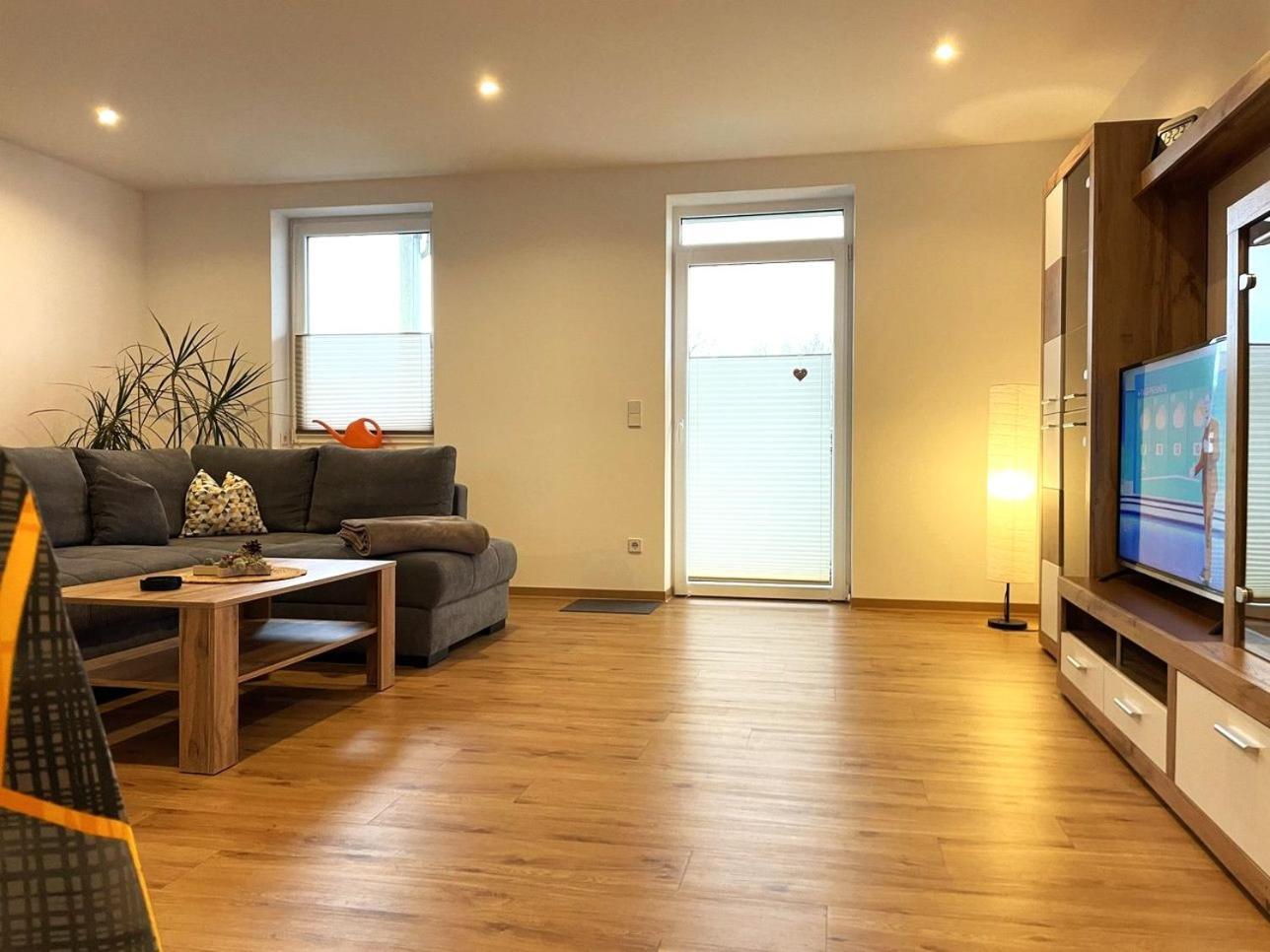 Stadtoase Geraeumige Gaestewohnungen Mit Balkon, Komfort, Modernitaet Und Ruhe, Fuer Monteure Geeignet, Free Wifi 프랑켄베르크작센 외부 사진
