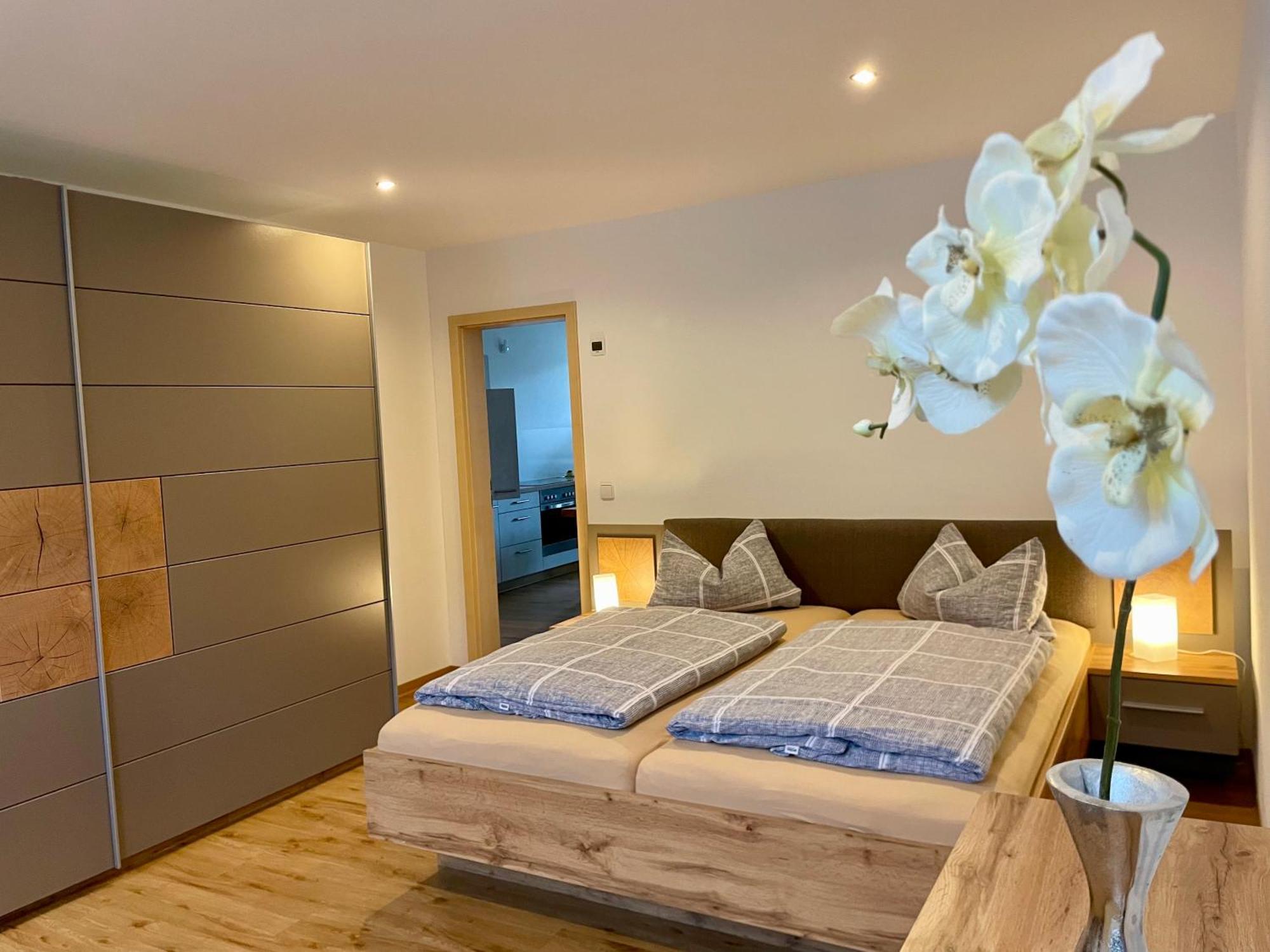 Stadtoase Geraeumige Gaestewohnungen Mit Balkon, Komfort, Modernitaet Und Ruhe, Fuer Monteure Geeignet, Free Wifi 프랑켄베르크작센 외부 사진